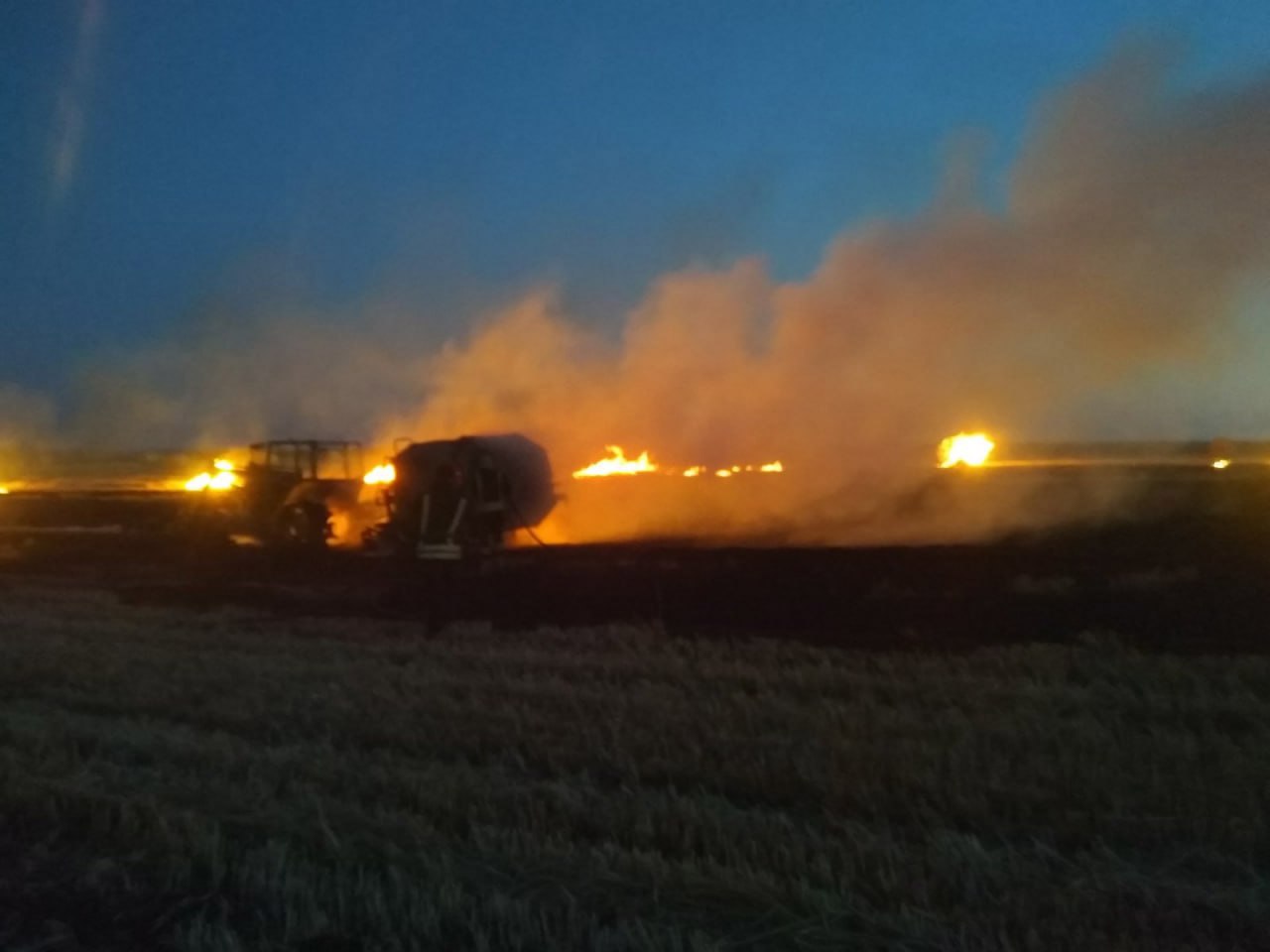 В результате пожара уничтожено несколько гектаров сельскохозяйственных культур 