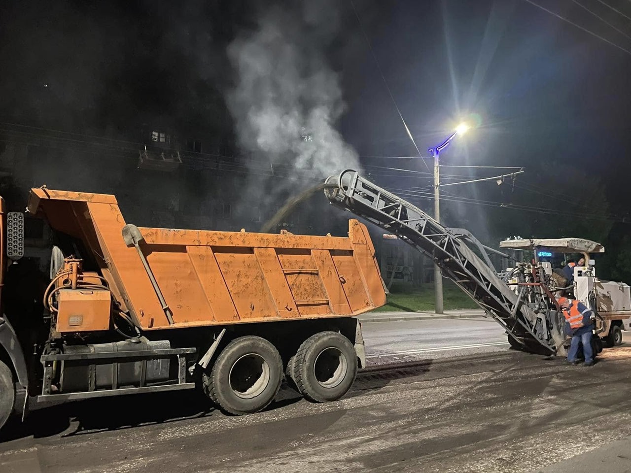 Trafic îngreunat pe strada Muncești: gropi adânci și reparații doar provizorii