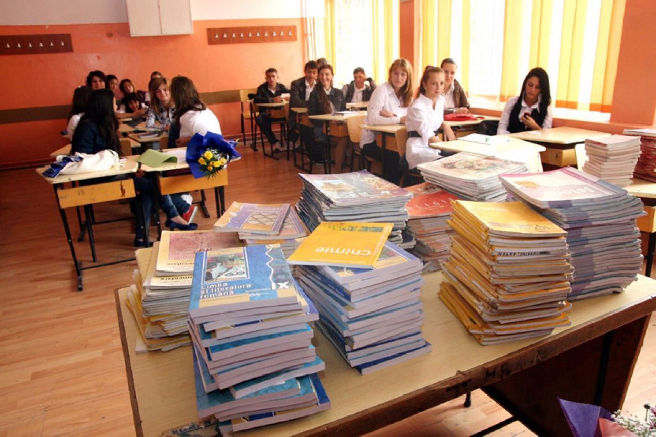  MEC anunță redistribuirea manualelor din rezervă: „Au fost depuse 152 de cereri pentru aproximativ 387 de exemplare”