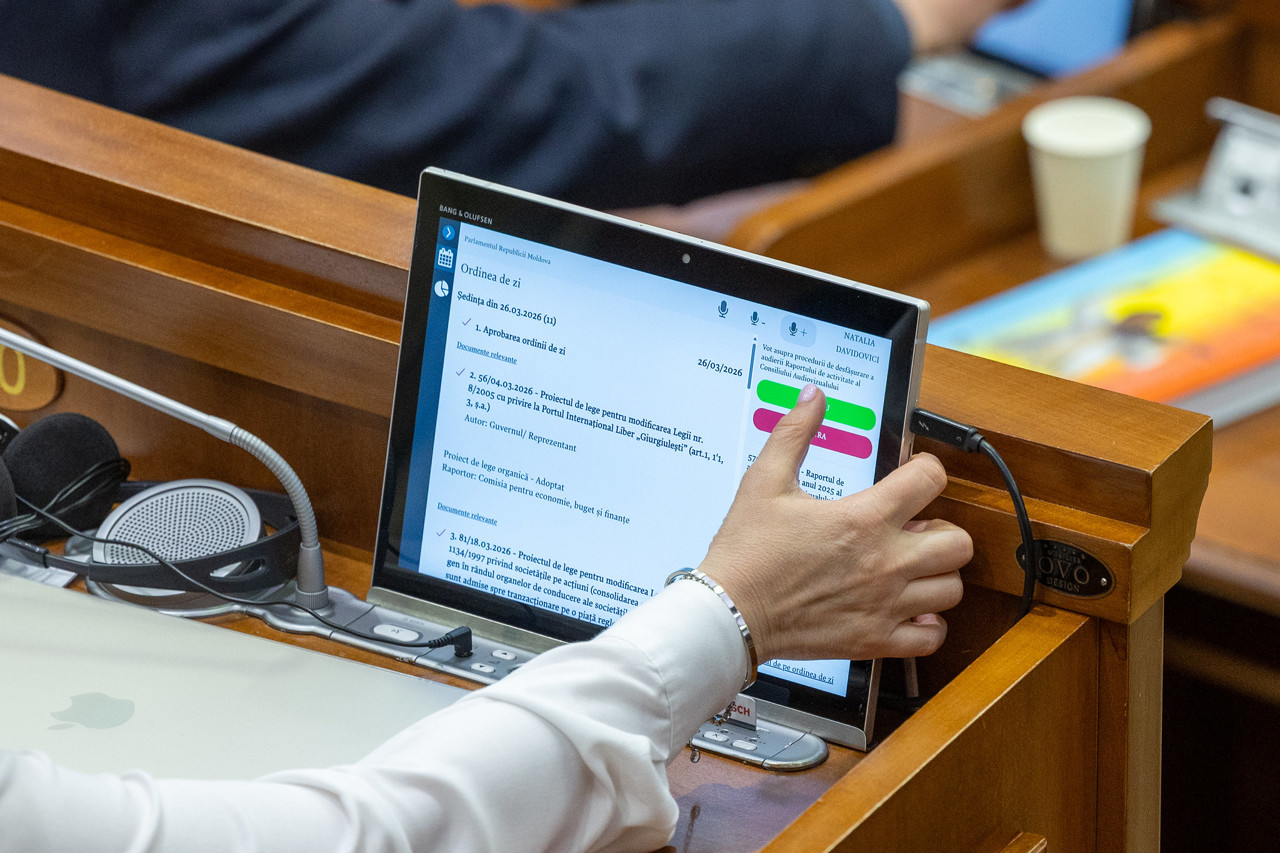 Agenții imobiliari, obligați să dețină certificat de competență profesională: Amenzi de până la 40.000 de lei pentru neconformare