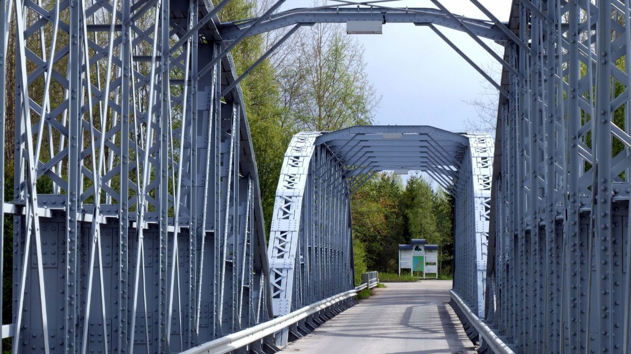  Finland to close some border crossings with Russia after rise in asylum seekers