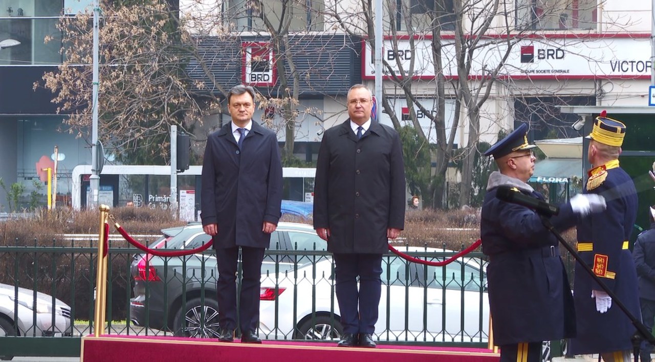 Премьер-министр Речан с почестями встречен во дворце Виктория