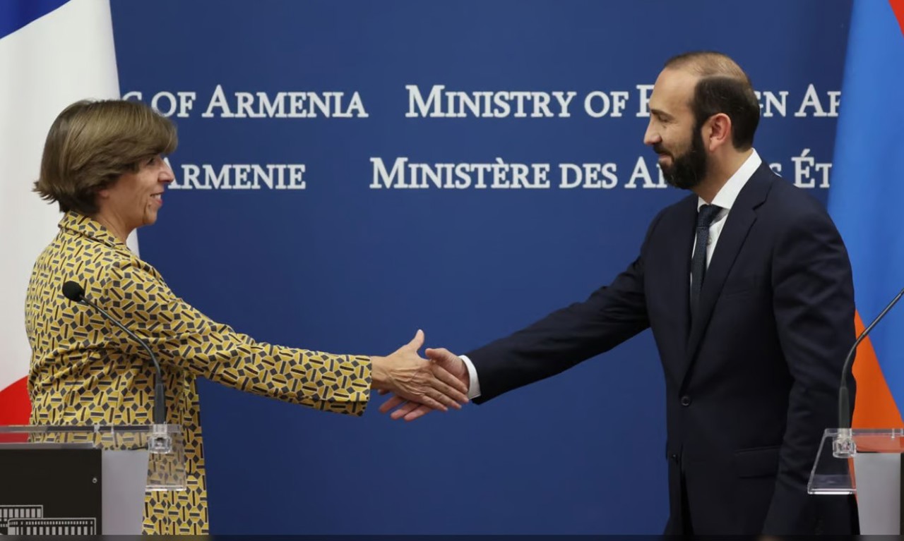 Franța va trimite echipament militar în Armenia
