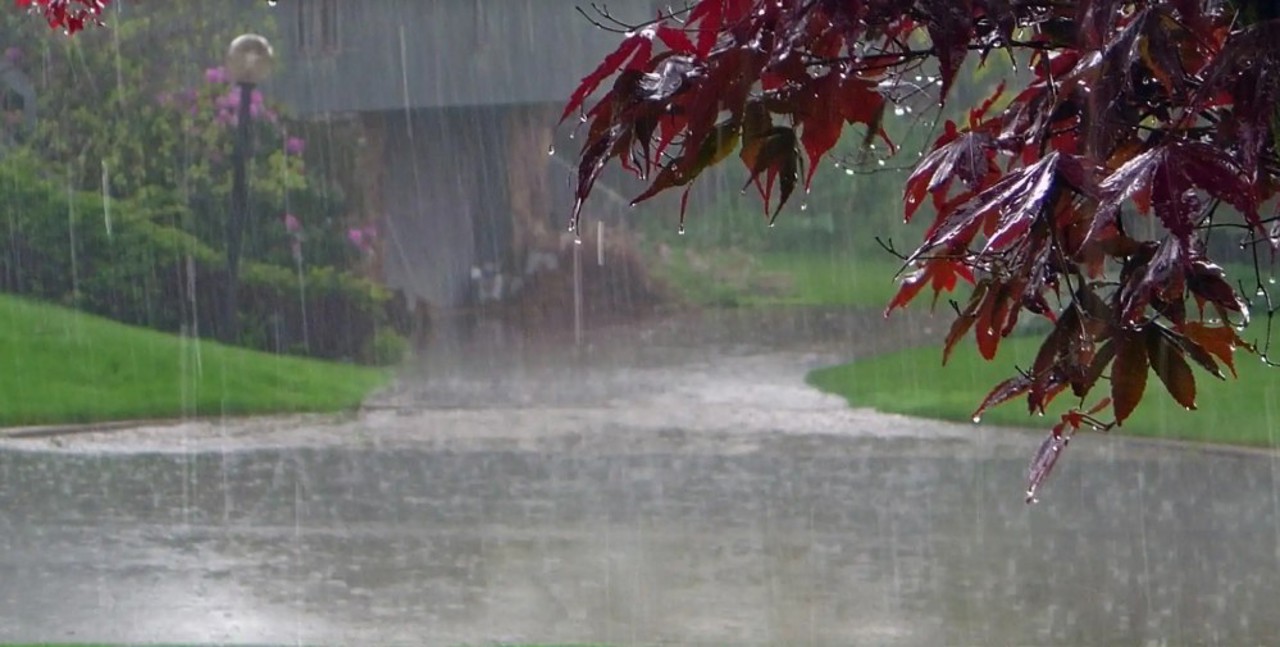 După caniculă, meteorologii anunță ploi cu grindină în R. Moldova