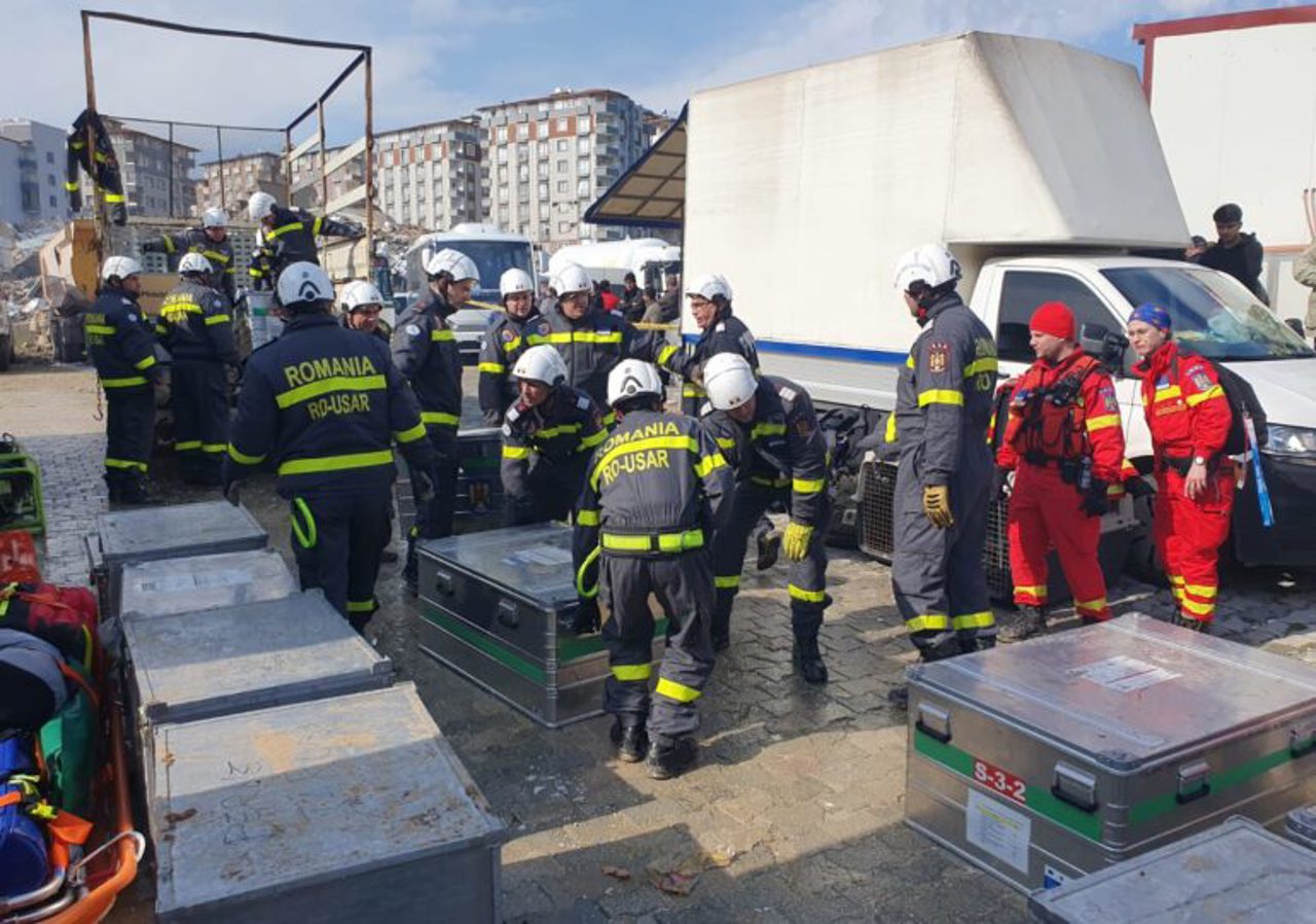 Румыния направит в Турцию еще одну группу спасателей и специализированный персонал с кинологическими бригадами