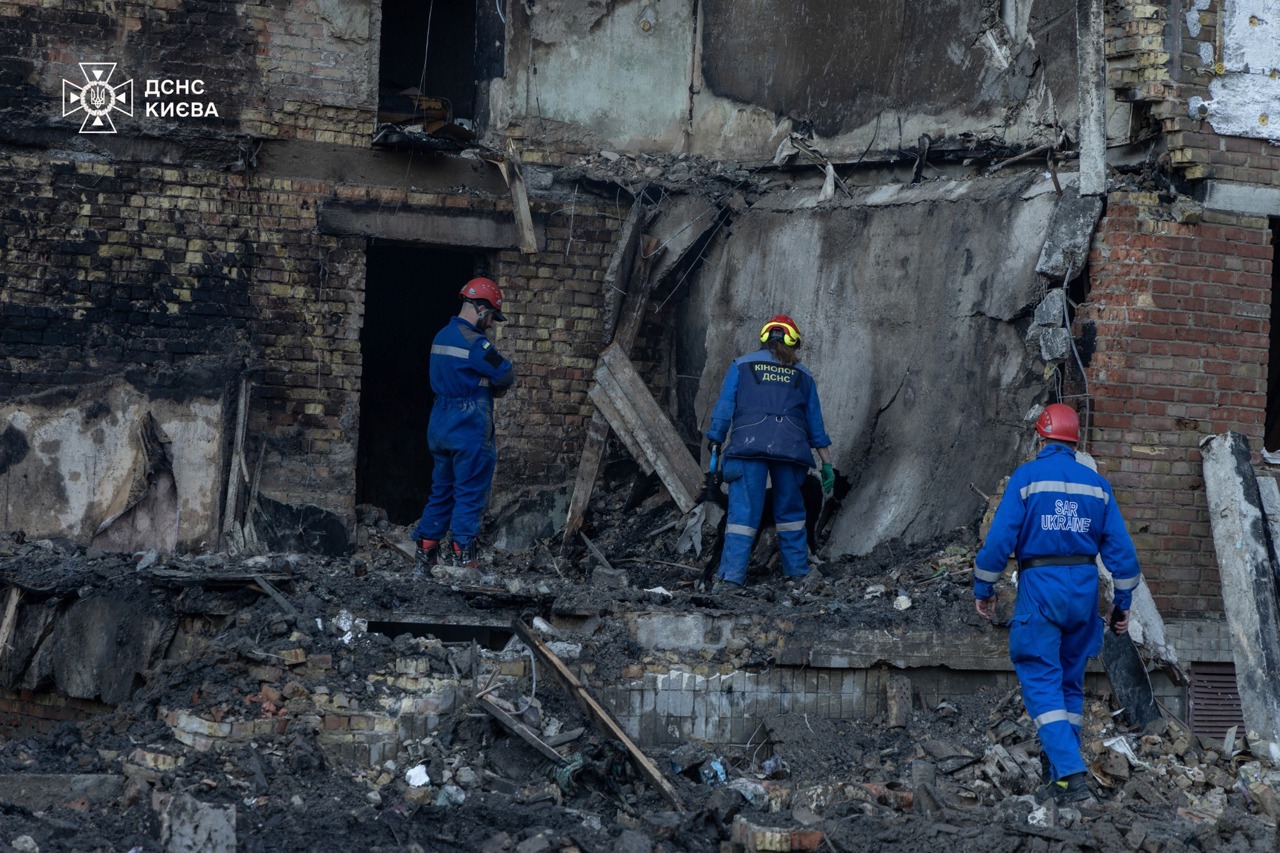 Bilanț dramatic la Kiev după bombardamentele rusești: Zeci de răniți și victime sub dărâmături