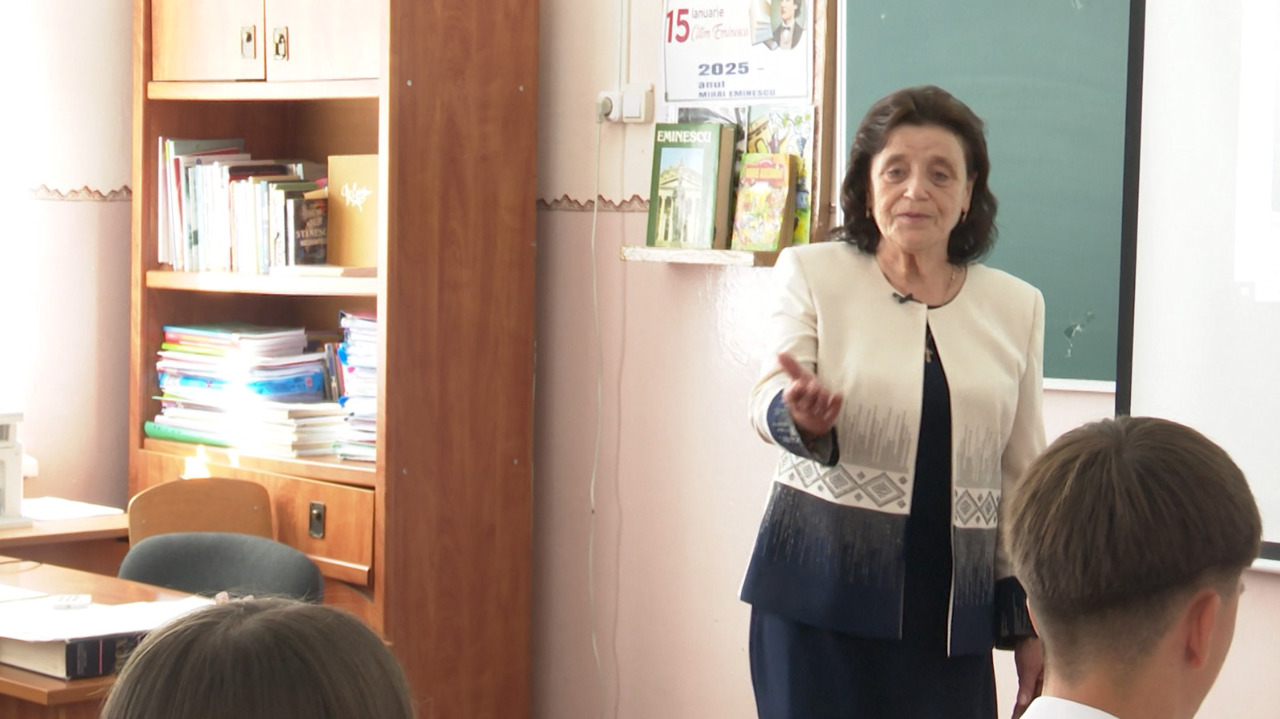 Stepanida Prisăcari, 40 years of dedication to education and the Romanian language