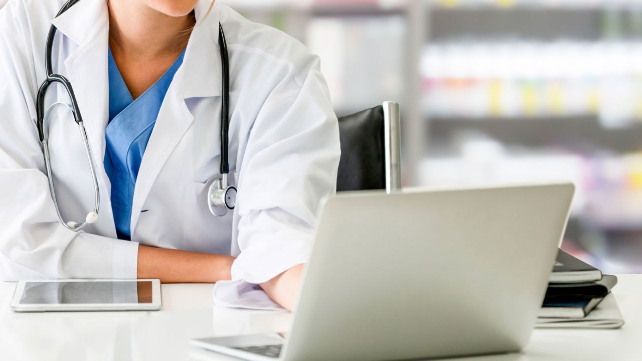 CNAM a achitat 118 milioane de lei farmaciilor pentru rețetele electronice valorificate în iunie
