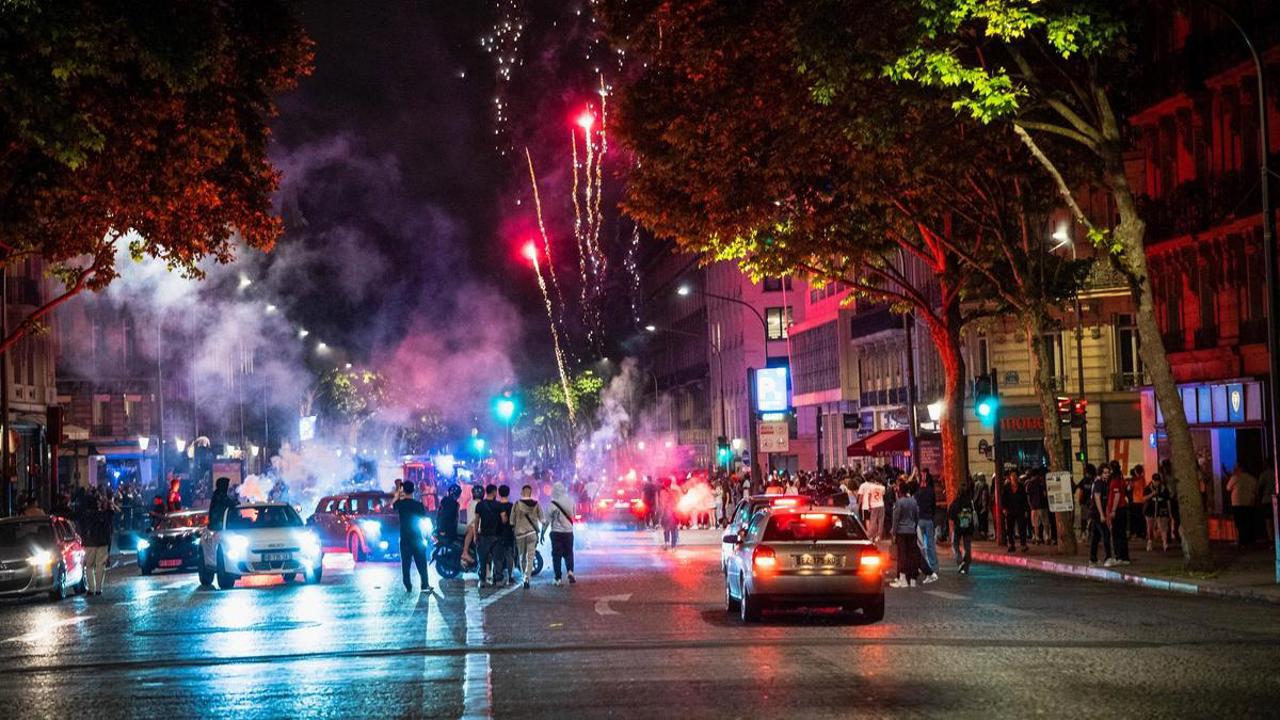 Франция: два человека погибли и почти 200 пострадали в результате беспорядков после победы ПСЖ в Лиге чемпионов