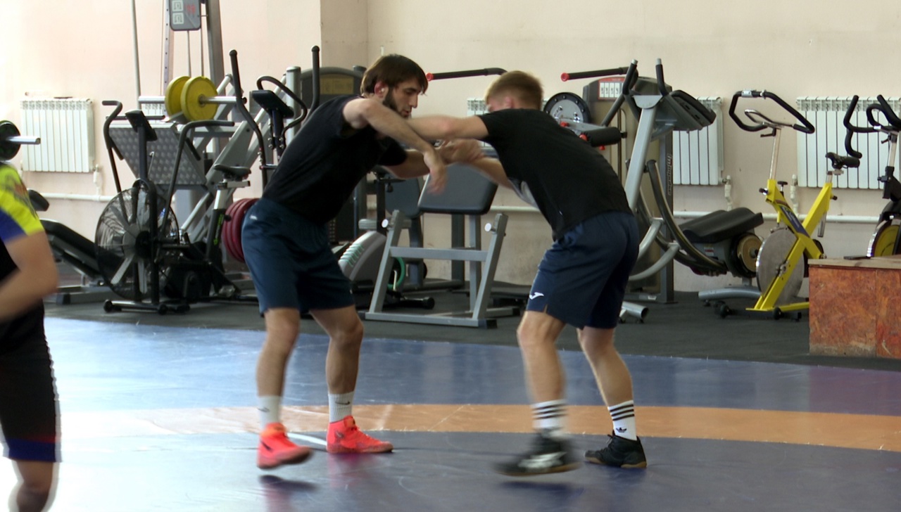 Emoții pentru luptătorii moldoveni care debutează la Campionatele Mondiale