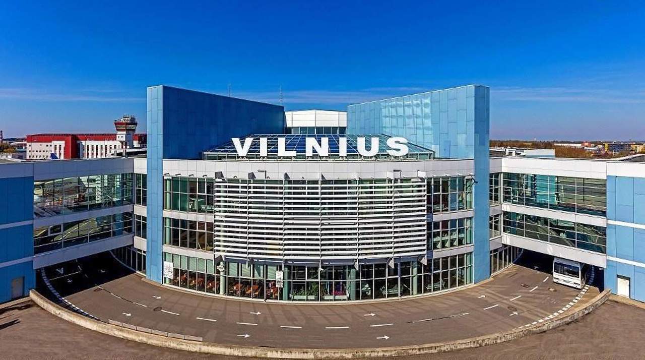 Vilnius Airport operations halted by balloons from Belarus