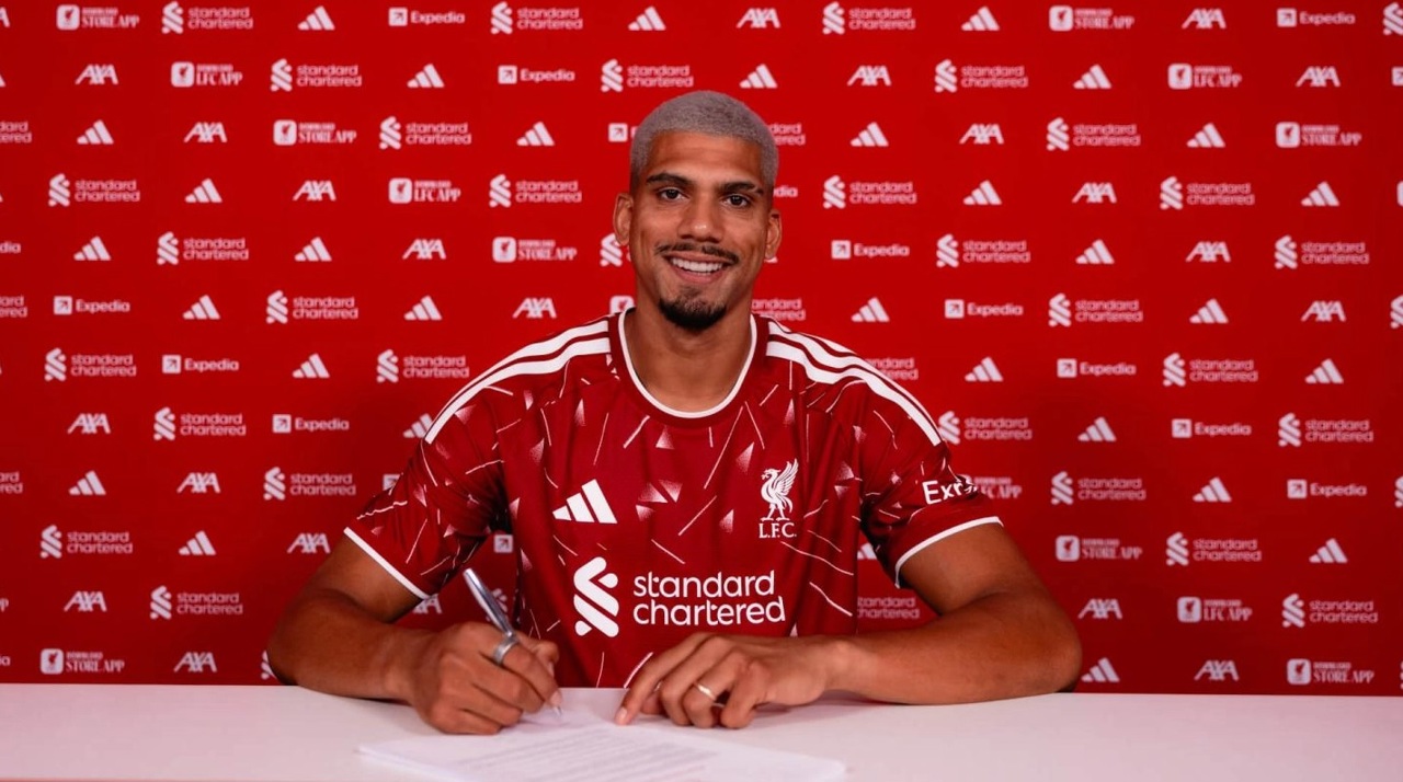 Ronald Araujo va juca următorul sezon la FC Liverpool