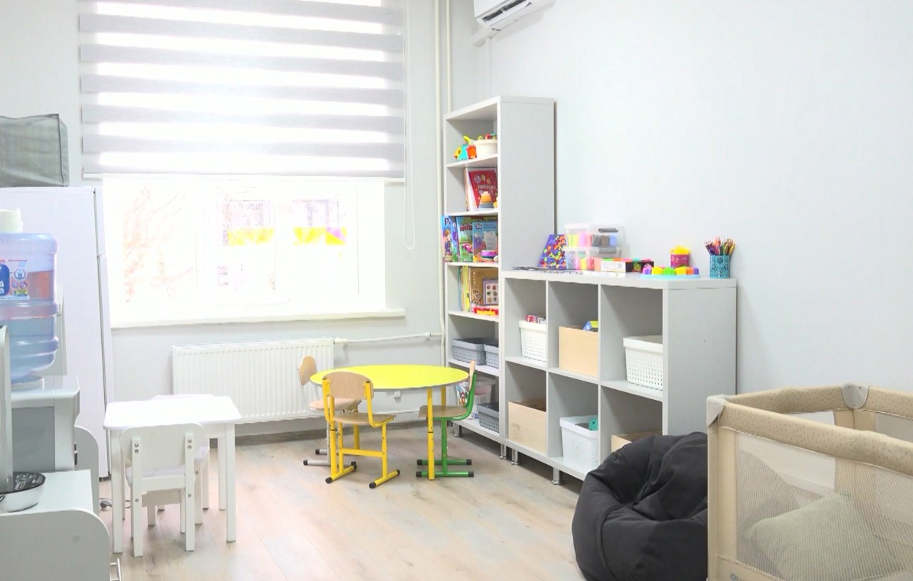 From lecture halls to playrooms: How a Moldovan university is redefining student motherhood