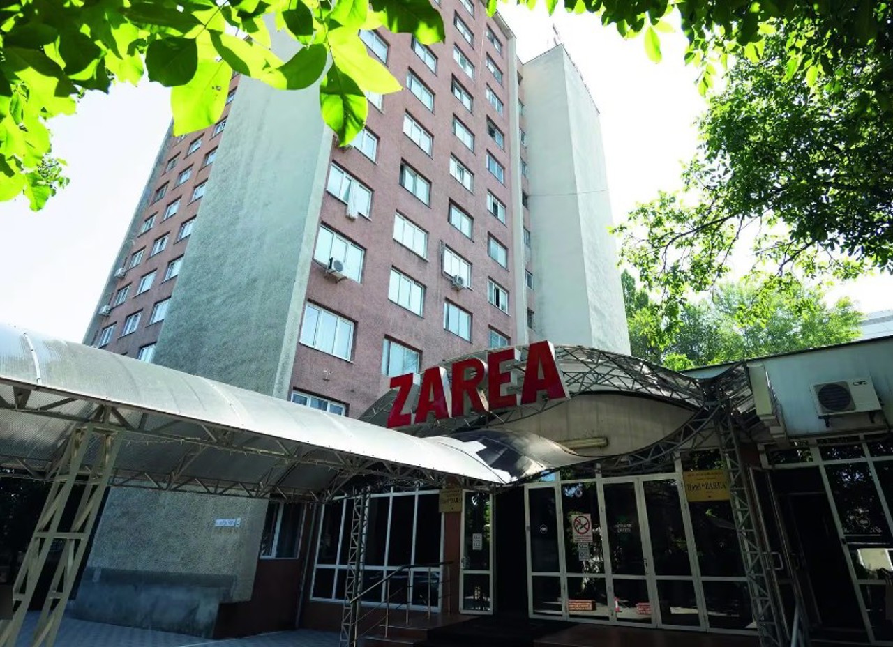 Cum ar putea arăta complexul „Zarea” după privatizare: Reconstrucția hotelului și un bloc nou în locul restaurantului