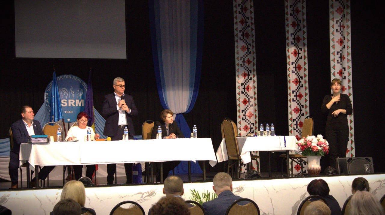 85 de ani de solidaritate: comunitatea persoanelor cu deficiențe de auz și-a sărbătorit istoria la Chișinău