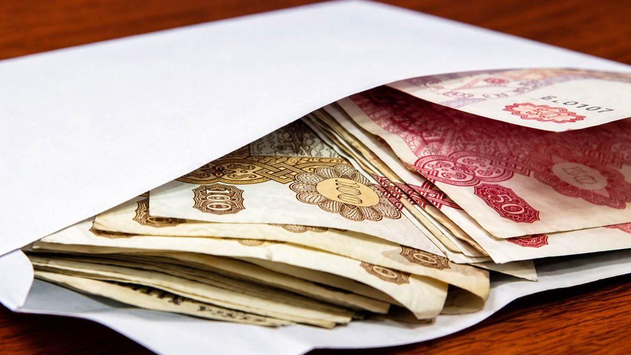 Salarii „în plic”: Fiscul a obligat agenții economici care încalcă legislația să plătească suplimentar la buget 16.2 milioane de lei 
