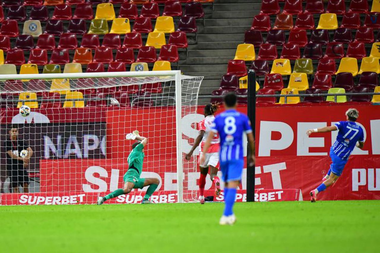 „Câinii roșii” au lătrat a pagubă: Dinamo București a ratat șansa de a urca pe locul 2 în clasamentul Superligii românești de fotbal 