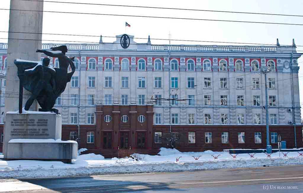 „Ne trag înapoi” sau „ce punem în loc”: Cum trebuie să abordeze autoritățile problema monumentelor sovietice