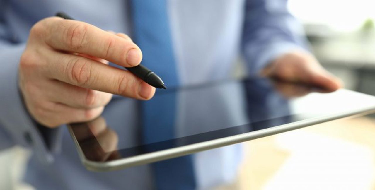 Semnături digitale la vot: 30 de secții vor folosi tablete cu lista alegătorilor