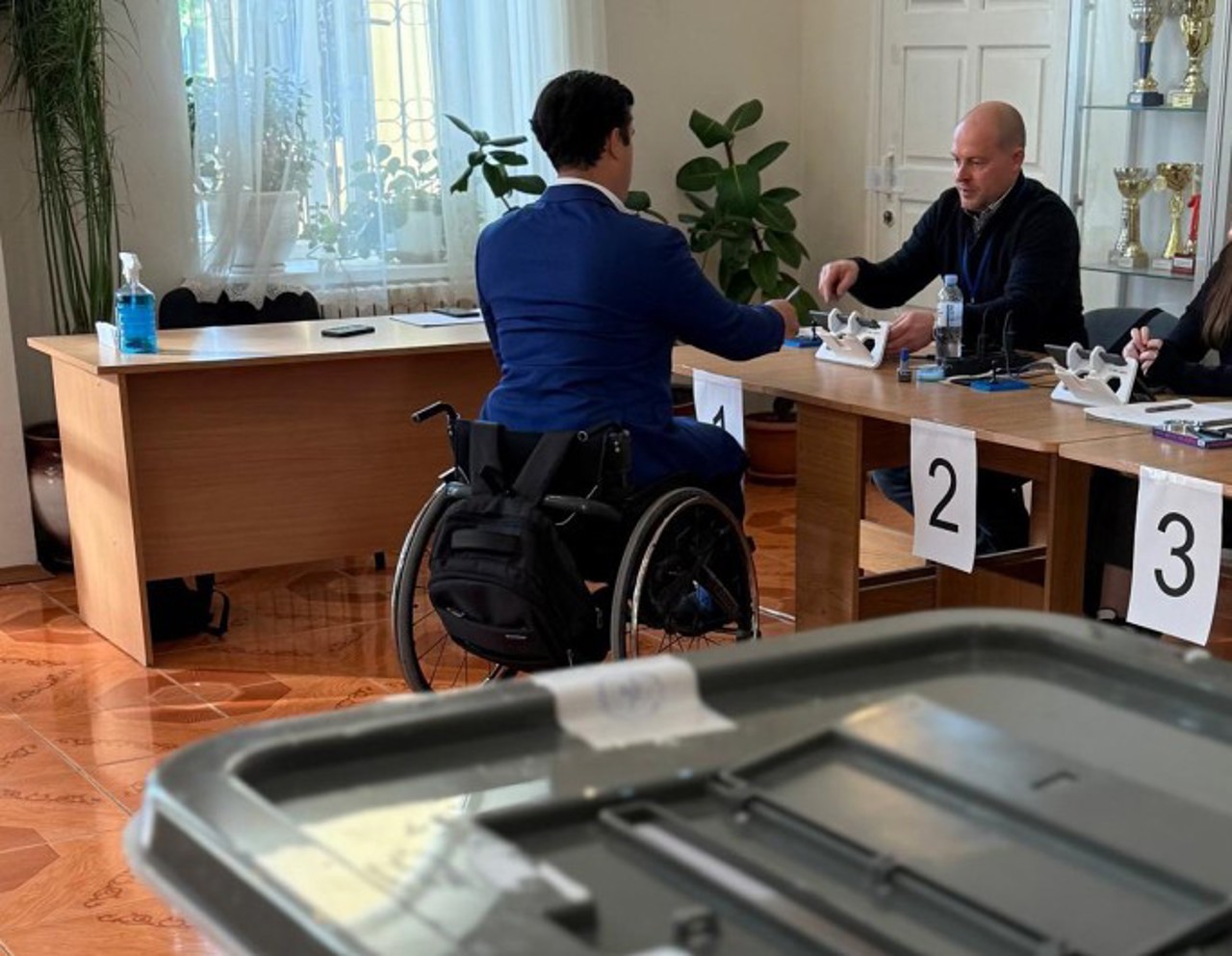 Alegerile prezidențiale din România // Ultima zi în care moldovenii cu cetățenie română pot vota 2 4e96d71d db94 4ef3 a7f4 cfeb3d33c094