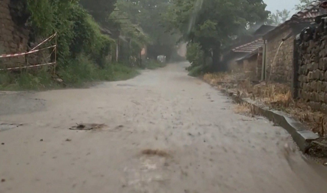 Vreme rea și inundații puternice în mai multe localități din România și Bulgaria  