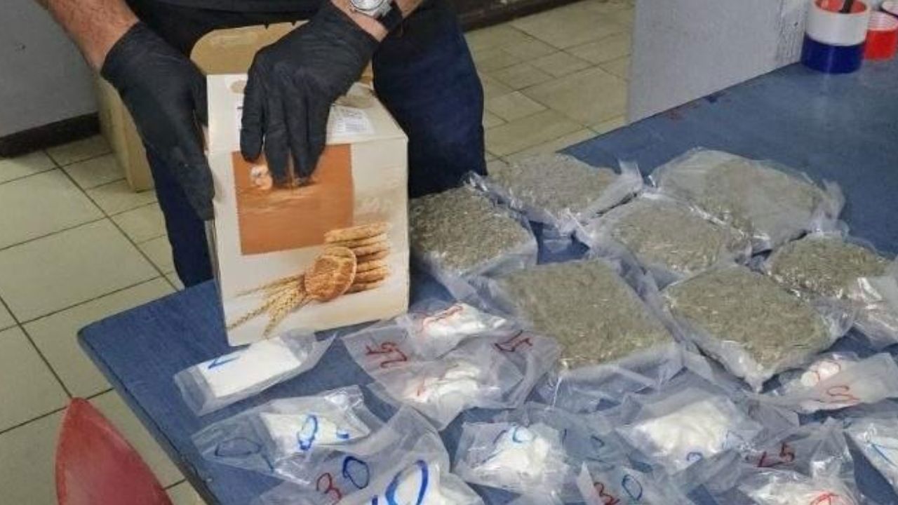 Правоохранители пресекли ввоз в страну четырех килограммов наркотиков из Испании