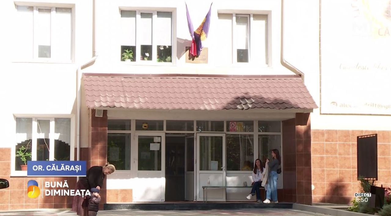 Curtea unui liceu din Călărași, renovată cu sprijinul României. Urmează complexul sportiv