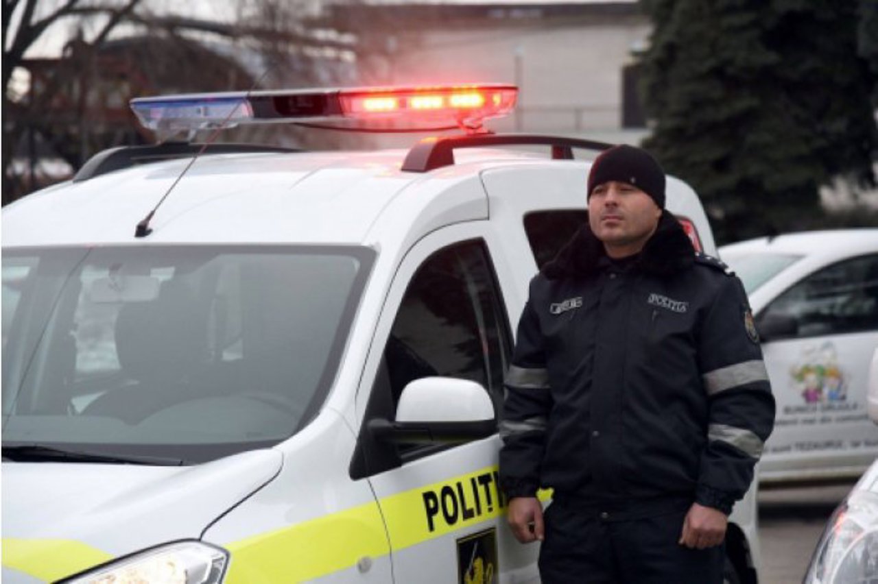 Circa 2 000 de polițiști vor asigura ordinea publică în perioada sărbătorilor de iarnă 