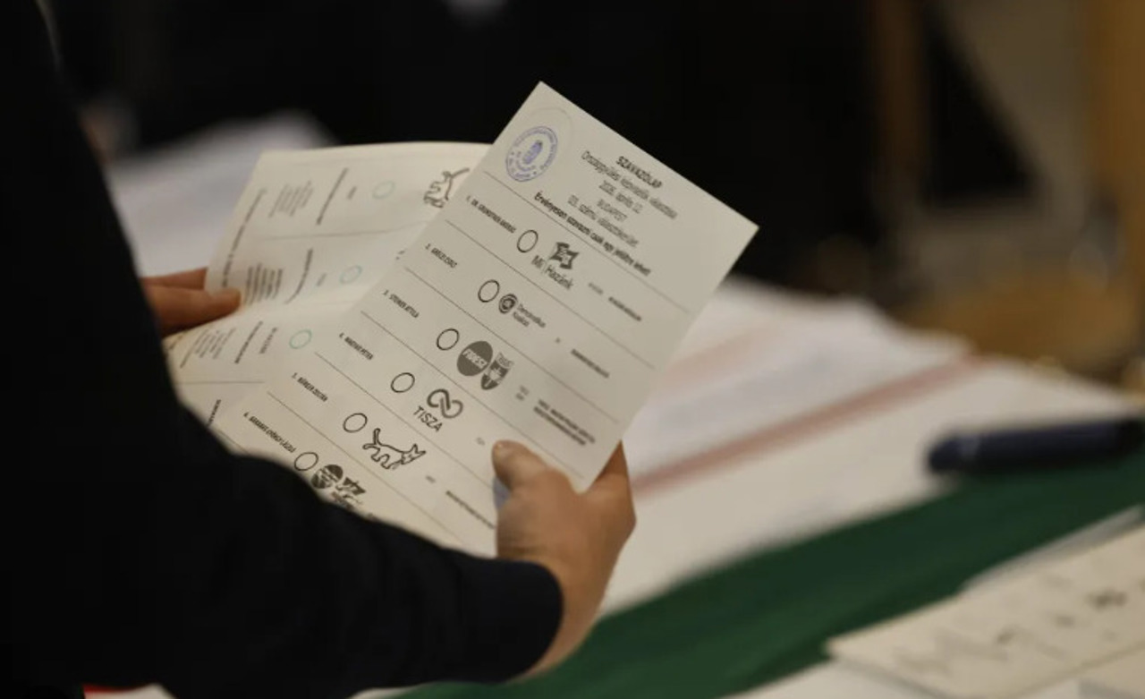 Defector’s rise threatens Orbán’s decade-long grip as Hungary heads to polls