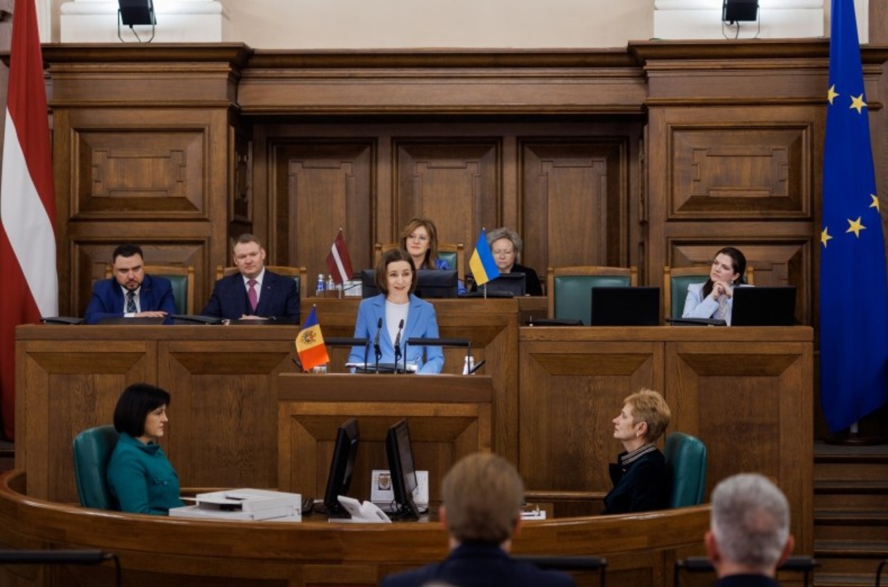 Versurile lui Grigore Vieru, în Parlamentul Letoniei. Maia Sandu: „Poemul a fost tradus în letonă și a devenit parte a renașterii dvs. naționale”