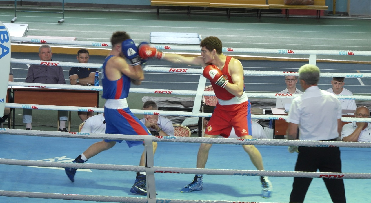 Dueluri încinse la campionatul național de box