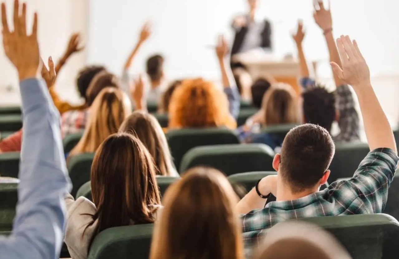 Peste 9.000 de locuri bugetare în universități, aprobate de Guvern: „Cât mai mulți tineri să-și facă studiile în țară”