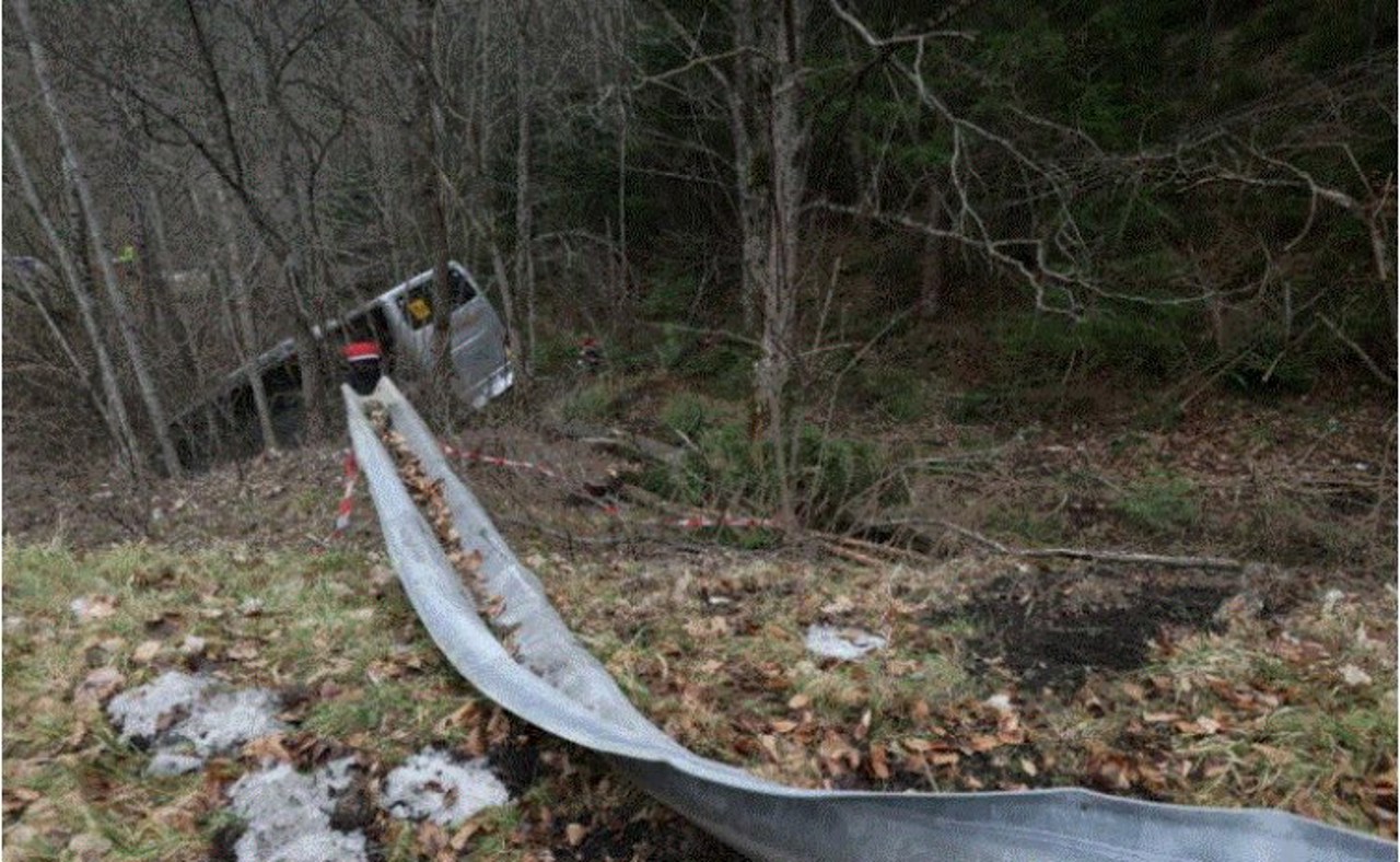 Bus with 40 children crashes in France