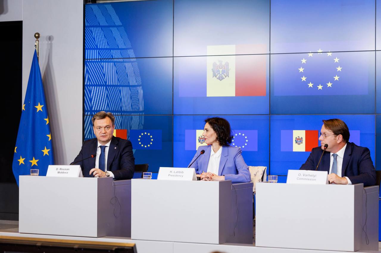 gov.md / Premierul D. Recean, ministra afacerilor externe a Belgiei H. Lahbib și comisarul european pentru extindere O. Varhelyi susțin o conferință de presă, 25 iuniue 2024