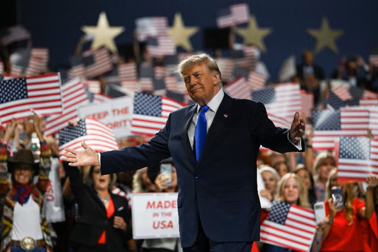 Mită electorală de la Trump. Președintele SUA oferă 5.000 de dolari fiecărui american dacă republicanii câștigă Congresul