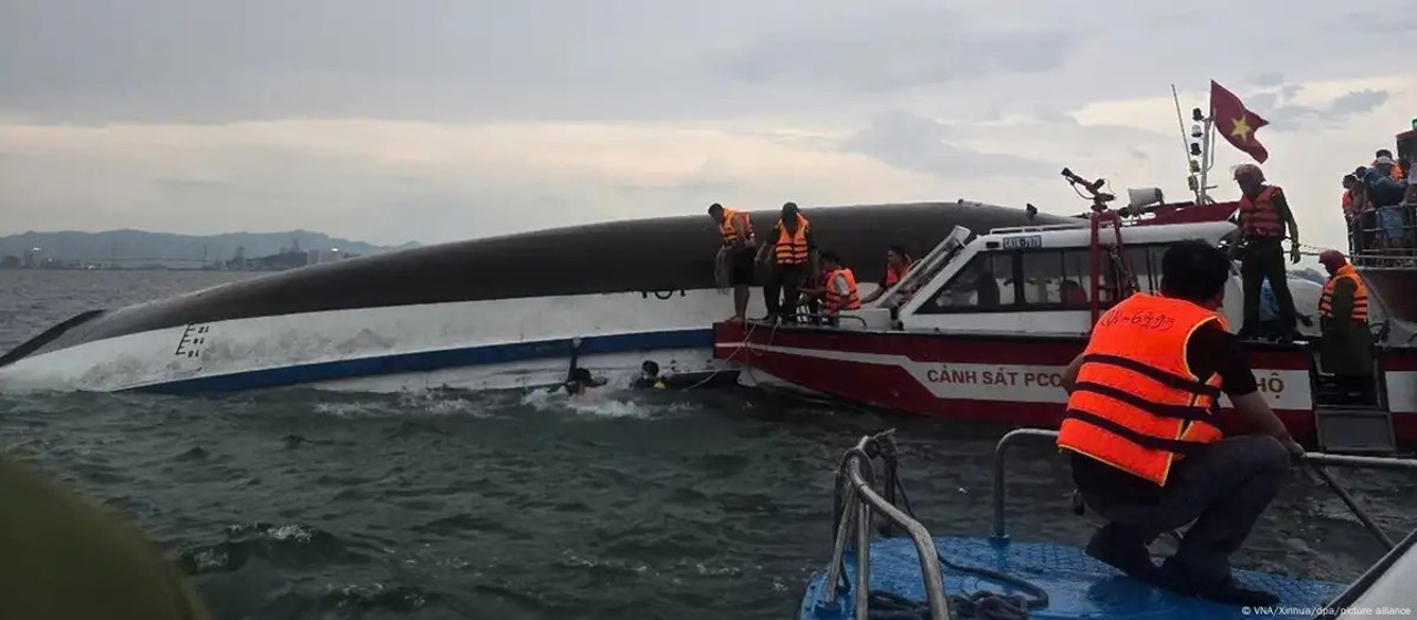 Ha Long Bay tourist boat capsizes, killing 38