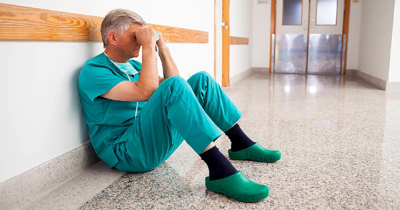 Profesii cu risc ridicat de burnout: Recomandările psihologului pentru a preveni epuizarea profesională