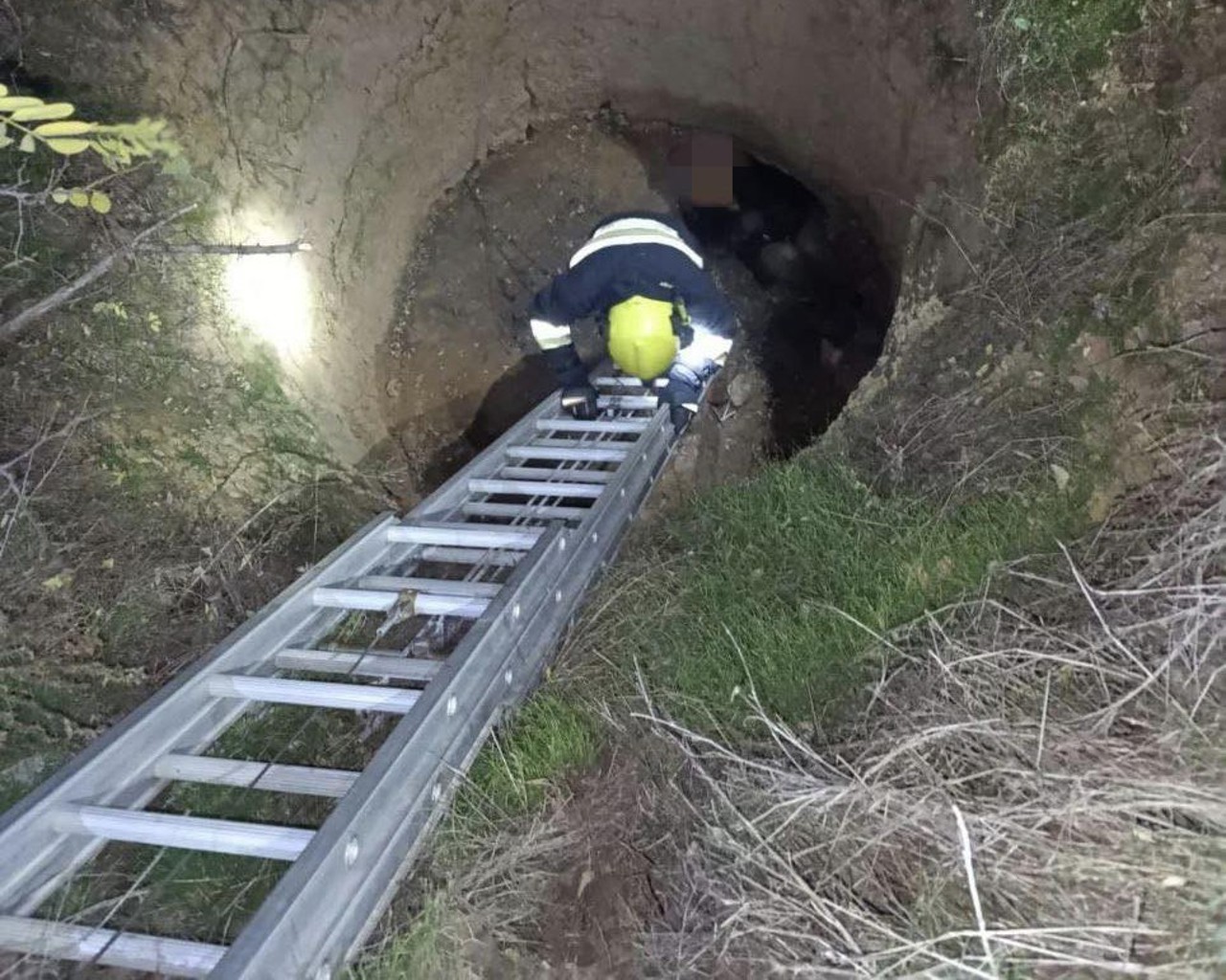 Bărbat nevăzător a căzut într-o groapă, la Căușeni: a suferit o fractură la picior