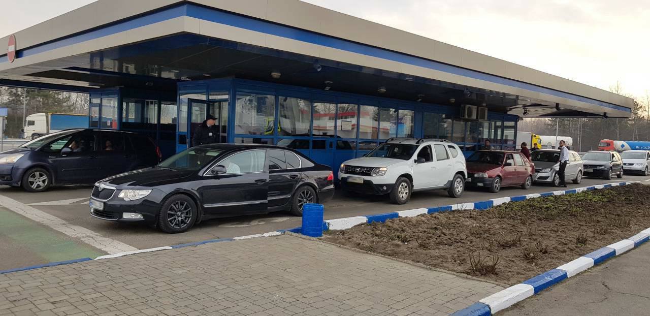 Aglomerație la frontieră în perioada sărbătorilor: autoritățile lucrează în regim intens