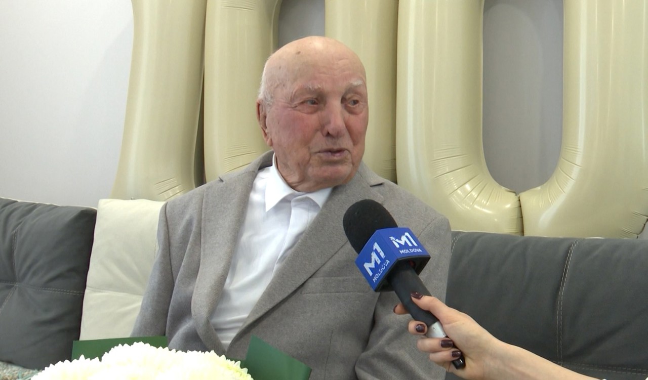 Ion Mereacre din Costești, la 100 de ani este plin de planuri și îi inspiră pe cei din jur: „A fost și bine, și rău”