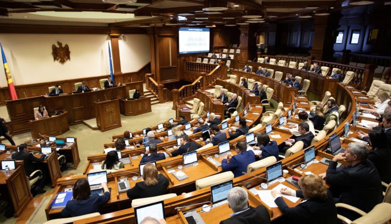 Bilanțul anului parlamentar 2022: Ce părere au deputații