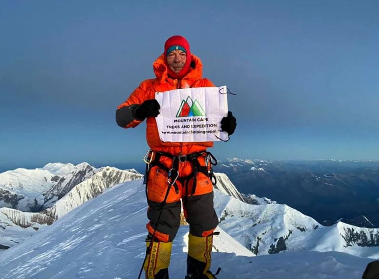 „Cerul este limita”: Adrian Laza, primul alpinist român care a cucerit toate cele 14 vârfuri de peste 8.000 de metri din lume