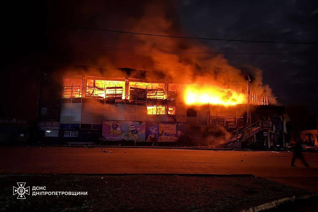 Un mort și mai mulți răniți după un nou val de atacuri cu drone asupra Ucrainei