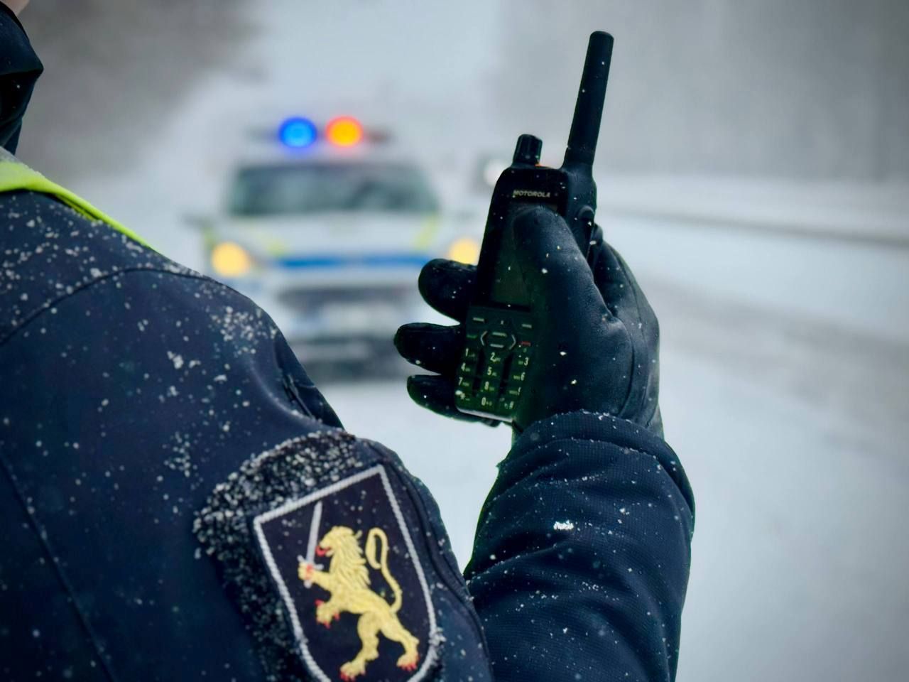 Peste 1.380 de șoferi, amendați pentru folosirea telefonului la volan