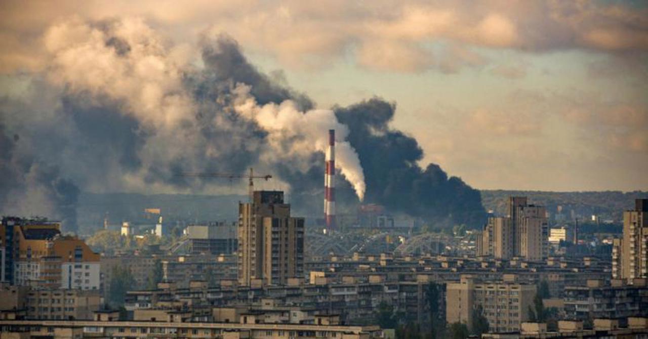 O nouă alertă aeriană în Ucraina. Orașul Nikopol a fost bombardat