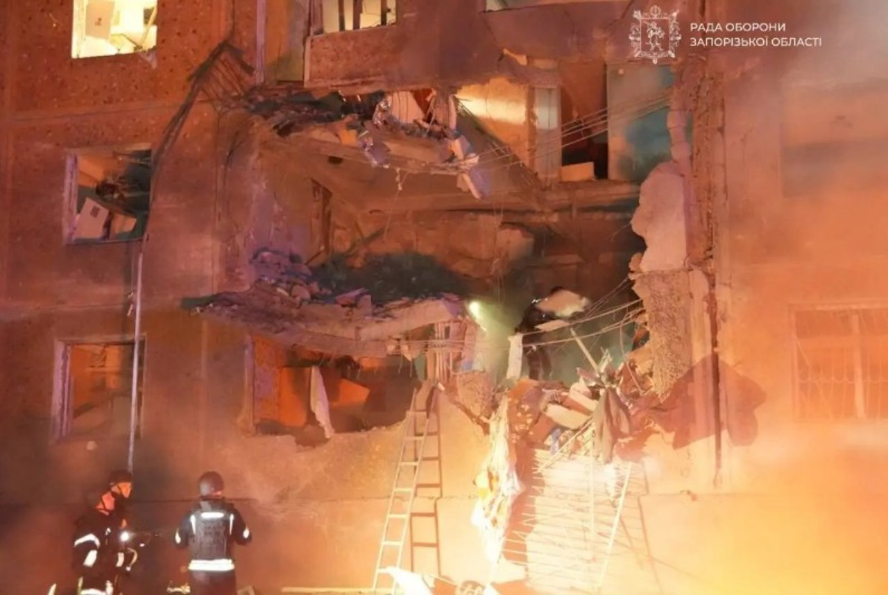Clădire rezidențială din Zaporojie, lovită cu bombe aeriene ghidate: Sunt victime 