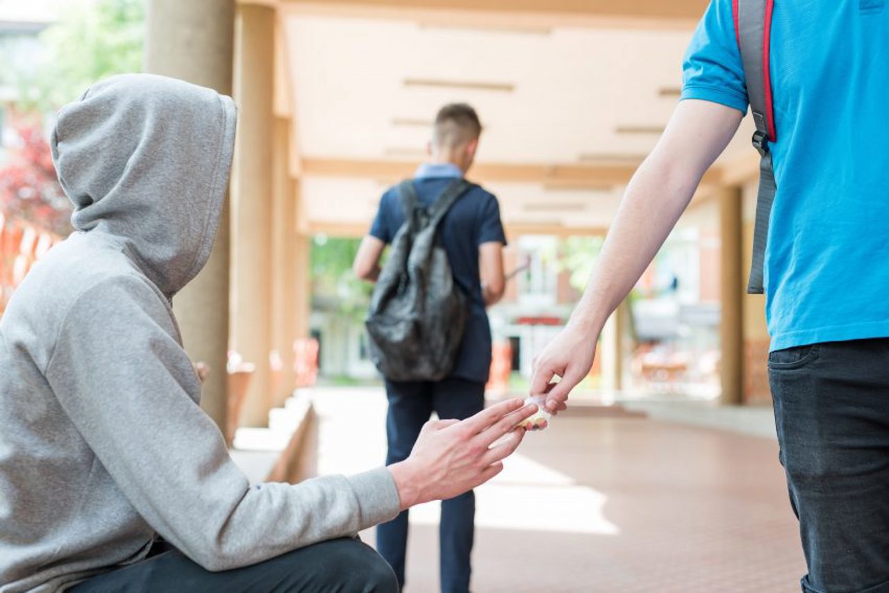 Chișinăul va avea, până pe 15 decembrie, un plan antidrog destinat școlilor  