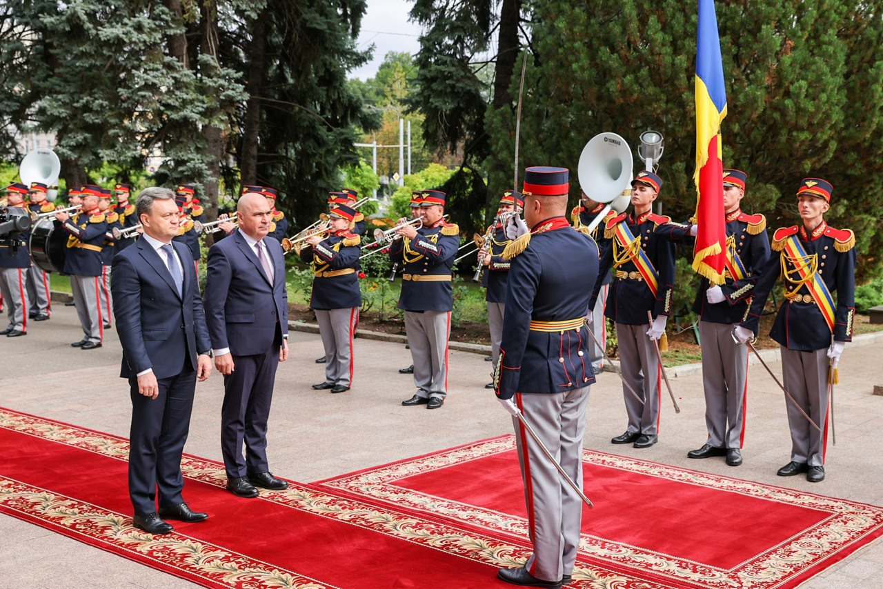 RETROSPECTIVA // Număr-record de candidați la alegeri, mai puține secții de vot pentru transnistreni, dar mai multe punți peste Prut „care să ne unească” 
