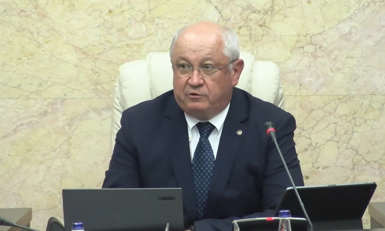  Premierul Munteanu, după reuniunea de la Luxemburg: „Am trecut aproximativ de mijlocul maratonului”  
