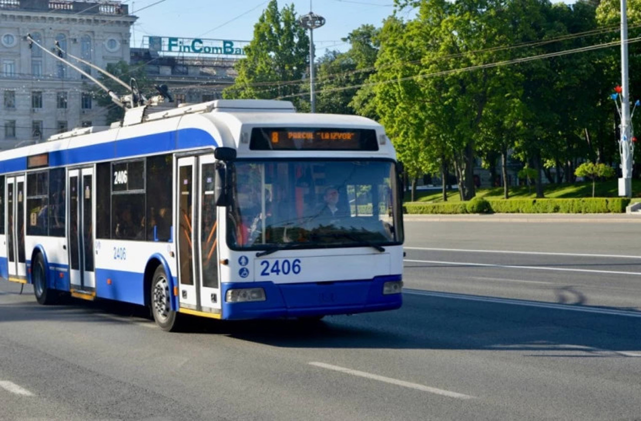 De  Ziua Independenței, circulația transportului public va fi sistată în perimetrul Pieței Marii Adunări Naționale 